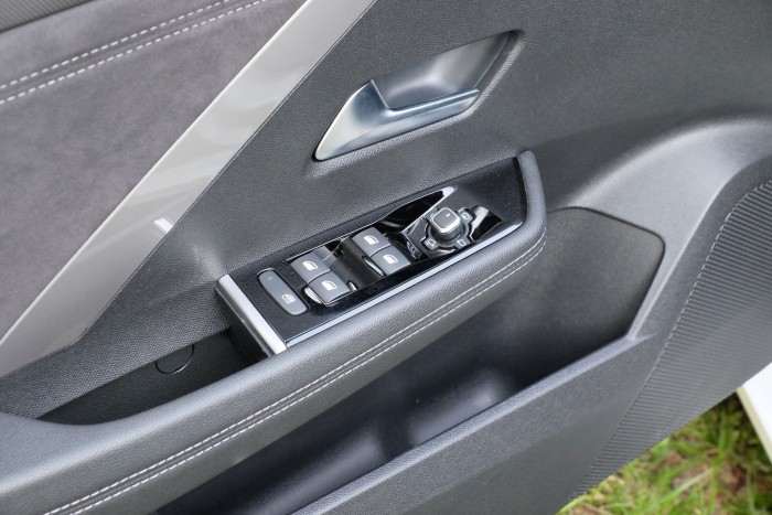 Itt a kipattintott, sportosabb hibrid Astra 16 | Vezess Itt a kipattintott, sportosabb hibrid Astra 16