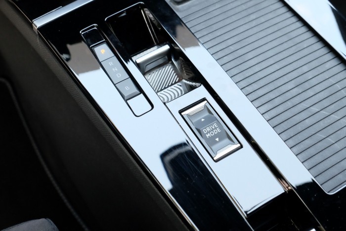 Itt a kipattintott, sportosabb hibrid Astra 10 | Vezess Itt a kipattintott, sportosabb hibrid Astra 10