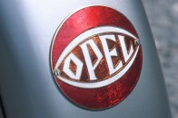 Megváltozik az Opel emblémája 26