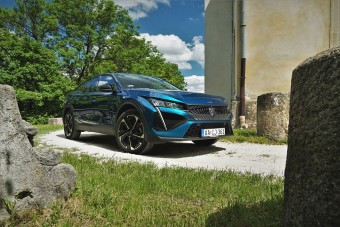 Nem kevés három henger 15 millióért?