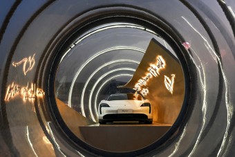 Palackba zártak egy Porschét