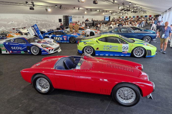 A szemem láttára adott valaki 2 milliárdot egy autóért 1