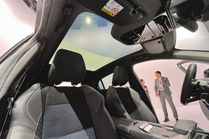 Szintet lép a Renault ezzel az új autóval 15 | Vezess Szintet lép a Renault ezzel az új autóval 15