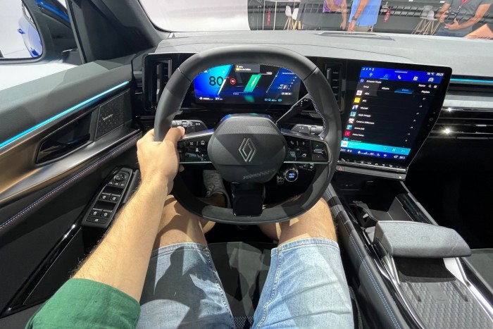 Szintet lép a Renault ezzel az új autóval 16 | Vezess Szintet lép a Renault ezzel az új autóval 16