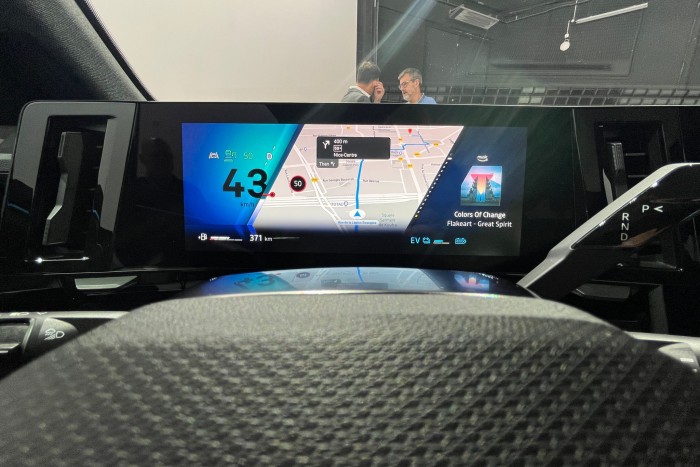 Szintet lép a Renault ezzel az új autóval 19 | Vezess Szintet lép a Renault ezzel az új autóval 19