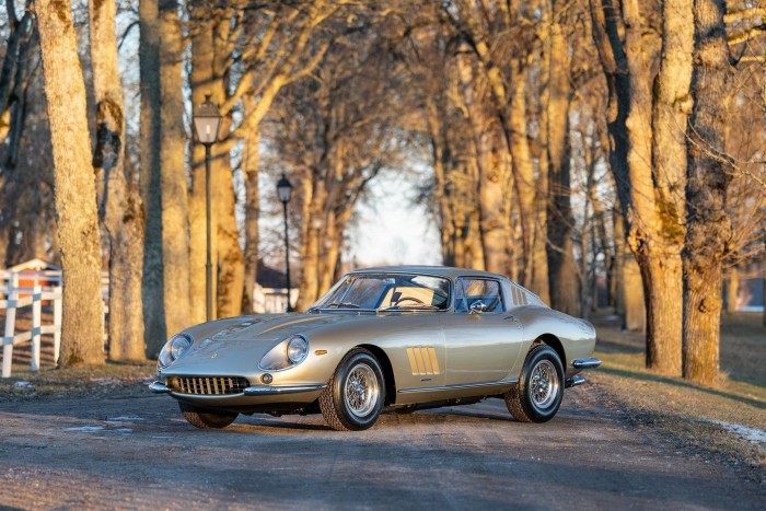 Milliárdokat érő autók között jártam 14