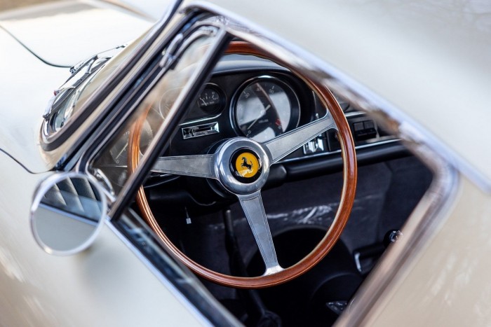 Milliárdokat érő autók között jártam 15