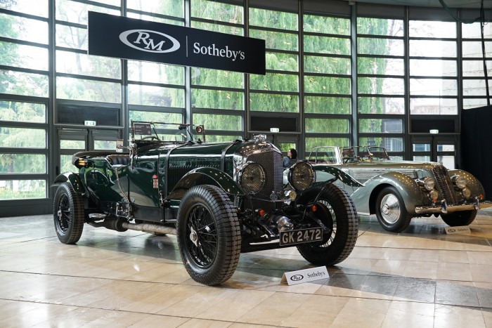 Milliárdokat érő autók között jártam 19