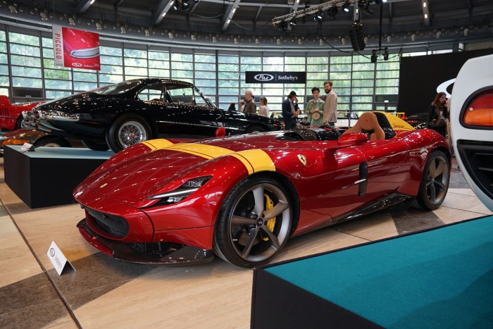 Milliárdokat érő autók között jártam 16