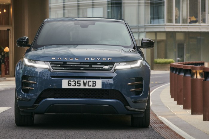 Nyolc szemet növesztett a legkisebb Range Rover 6