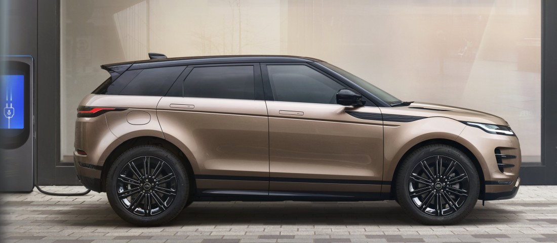 Nyolc szemet növesztett a legkisebb Range Rover