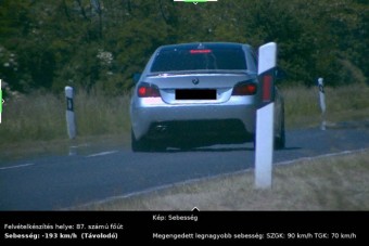 193-mal előzött a 87-esen, azt is megbüntették, akit kikerült