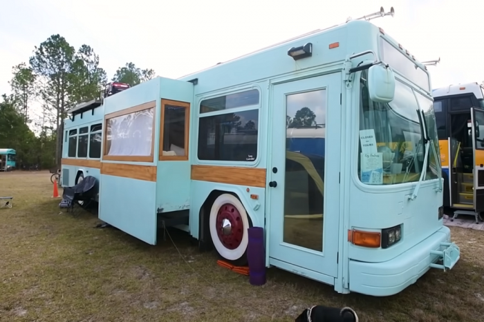 Városi buszból készítettek csodálatos otthont