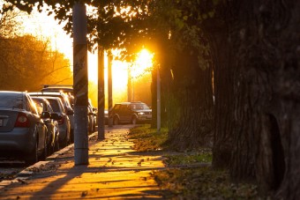 10 perc alatt ennyire melegszik fel az autó a napon