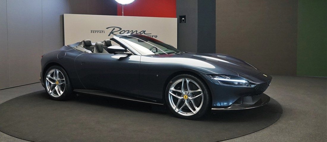 Formaváltó csodás kabriót láttunk a Ferrarinál