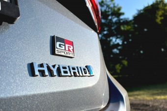 Ezek a használt hibrid autók uralják a hazai piacot