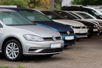 Látványosan zsugorodik a használt autók szürkeimportja