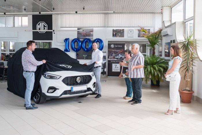 MG-siker: 1000 átadott új autó Magyarországon 1