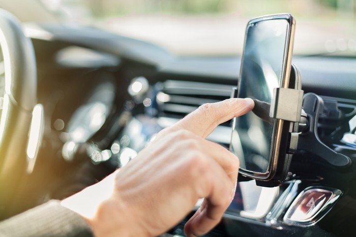 Tudod mi történik, ha ezt a három számot beütöd a telefonba?