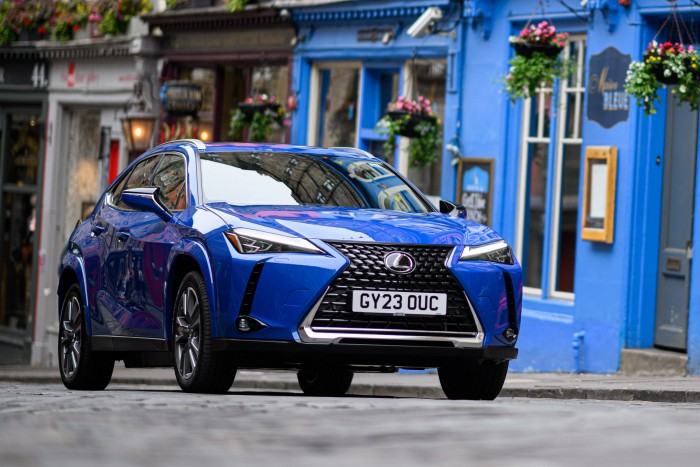 Ott újult az elektromos Lexus, ahol kellett 6