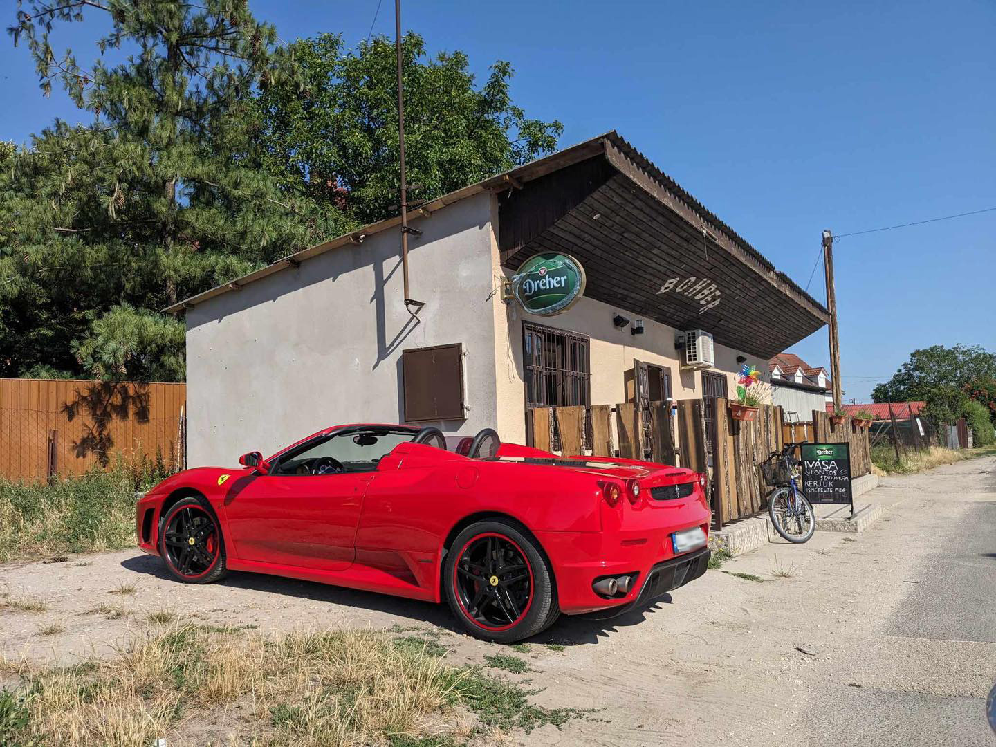 Egy kecskeméti kocsmánál nyitottak dimenziókaput 1