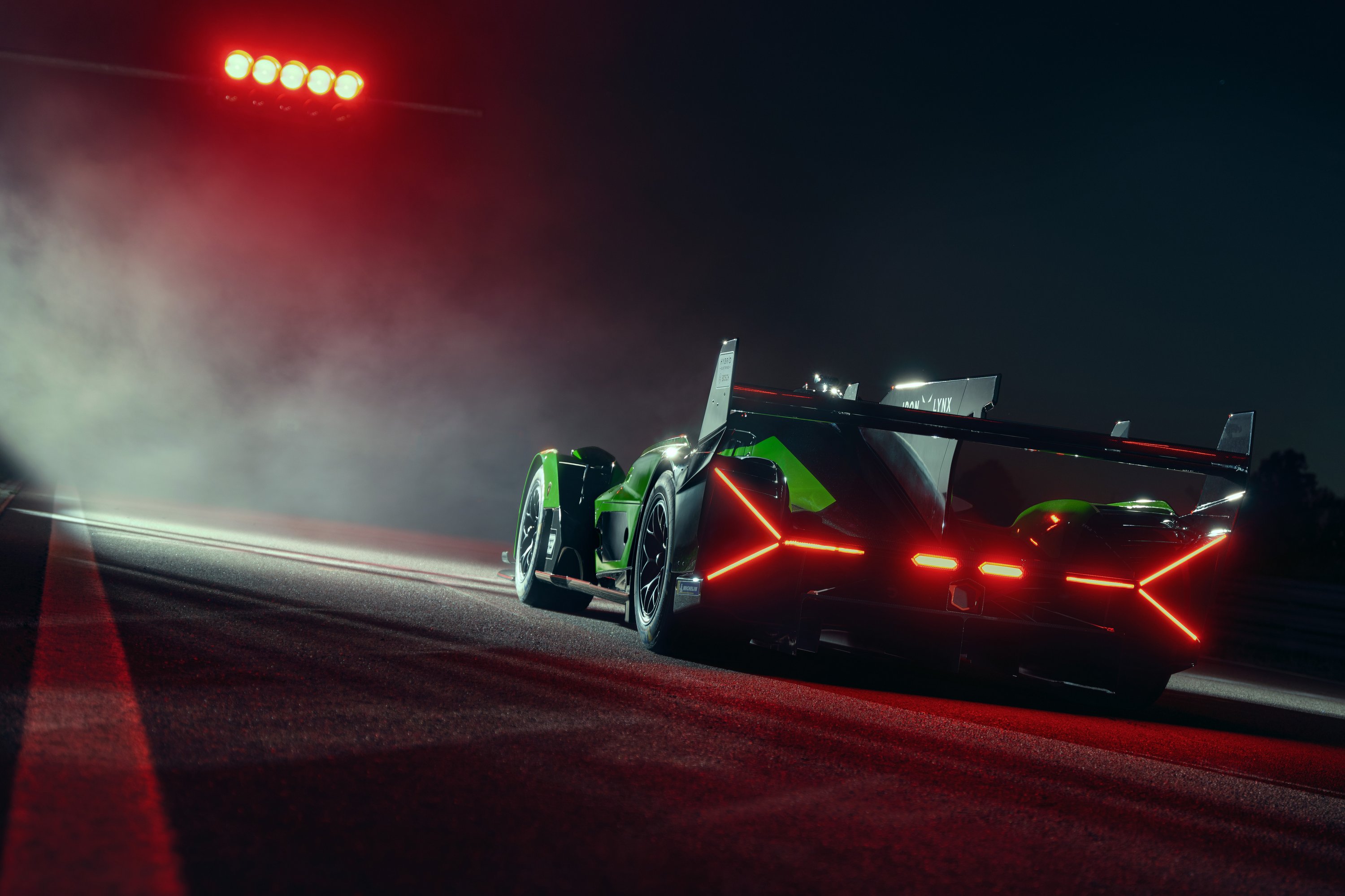 Hibriddel megy Le Mans-ba a Lamborghini 16