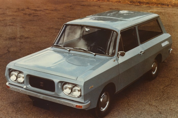 Ritkán látunk ennyire rusnya autót 8