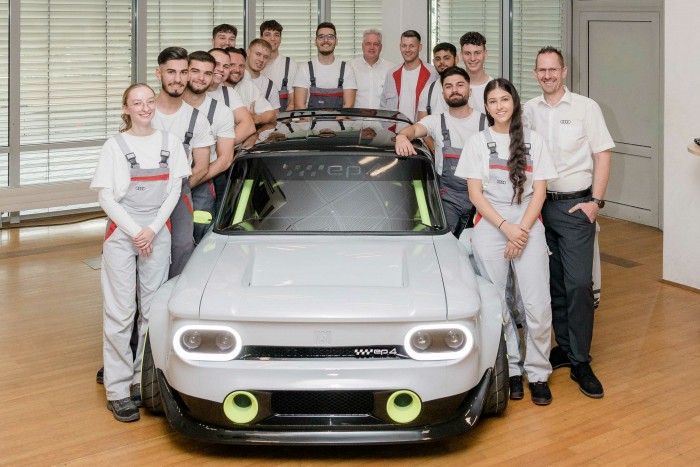 Csókkal ébresztették a Herceget, béka helyett kobra lett belőle 7