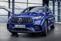 680 lóerős családi hibrid az AMG-től 41