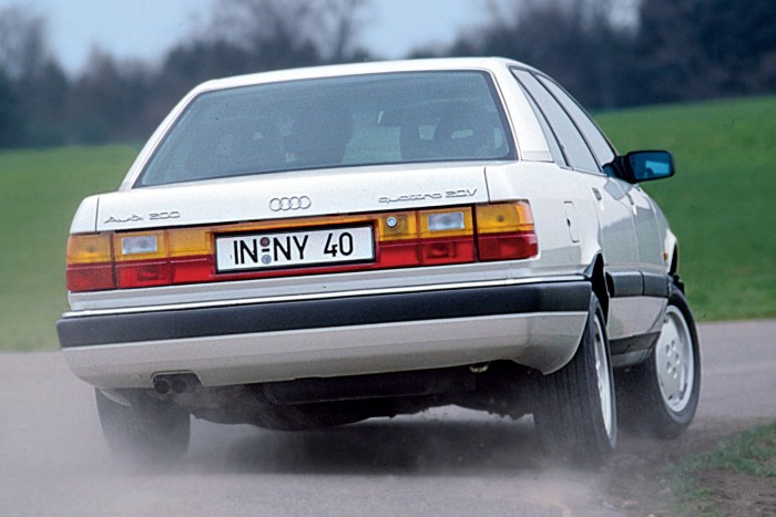 A 80-as évek végén egy ilyen Audi űrhajónak számított nálunk a Ladák között 1 | Vezess A 80-as évek végén egy ilyen Audi űrhajónak számított nálunk a Ladák között 1