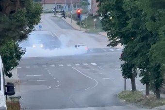 Ez a „ki a fasza gyerek?” megmozdulás 60 ezres bírságot ért egy BMW-snek