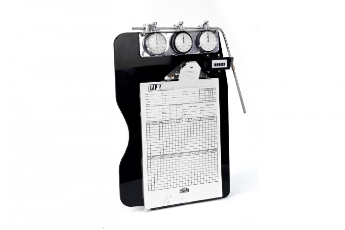 Az autóversenyzés aranykorába repít ez a kütyü