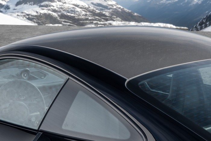 Csak 25 embernek lehet ilyen 900 lóerős Porschéje 7