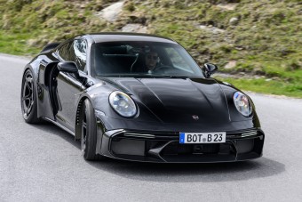 Csak 25 embernek lehet ilyen 900 lóerős Porschéje