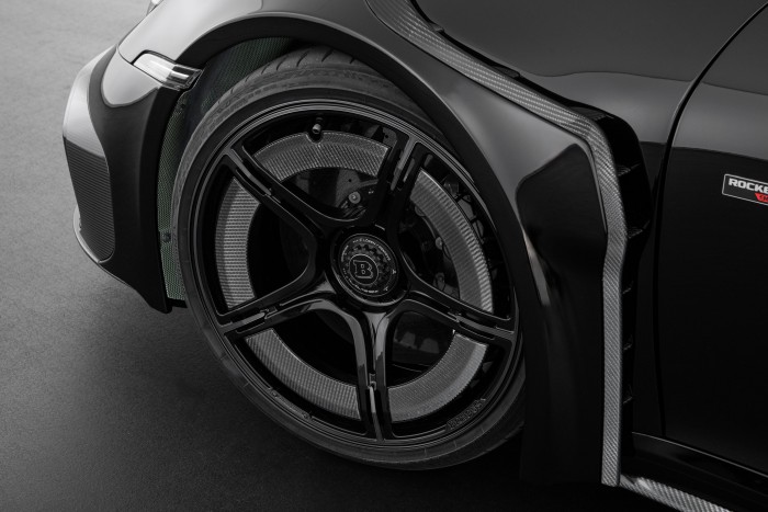 Csak 25 embernek lehet ilyen 900 lóerős Porschéje 8