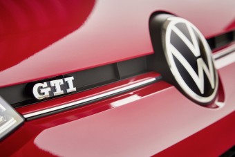 Egy korszak végét jelzi a VW megújuló logója