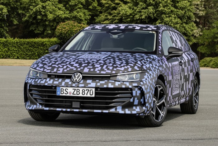 Jön az új Passat, itt vannak az első képek! 8