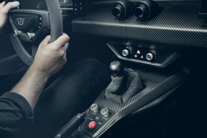 Megnyúztak egy sportkocsit, az eredmény észbontó 7