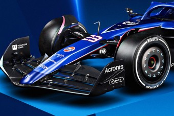 F1: Furcsára festett autó bukkan fel a mezőnyben