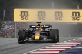 F1: Verstappen bosszúból tett keresztbe Hamiltonnak?