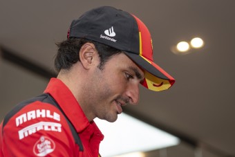 F1: Sainz kihagyja az első edzést Hollandiában