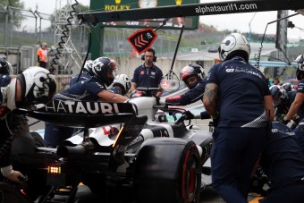 F1: Ultimátumot kapott a Red Bull-pilóta