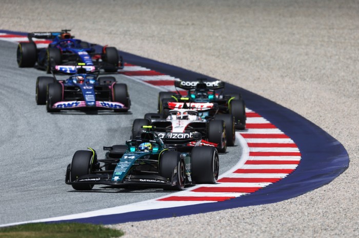 F1: Érdekes, mivel magyarázza Alonso, hogy beleszürkültek a mezőnybe 2 | Vezess F1: Érdekes, mivel magyarázza Alonso, hogy beleszürkültek a mezőnybe 2