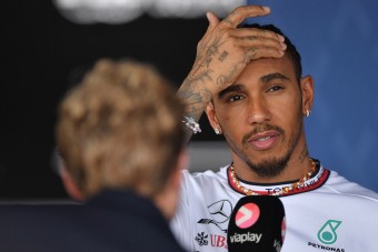 F1: Megint át akarja terveztetni az autóját Hamilton