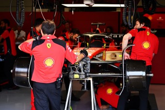 F1: Fájni fog Leclerc-nek a kihagyott szabadedzés