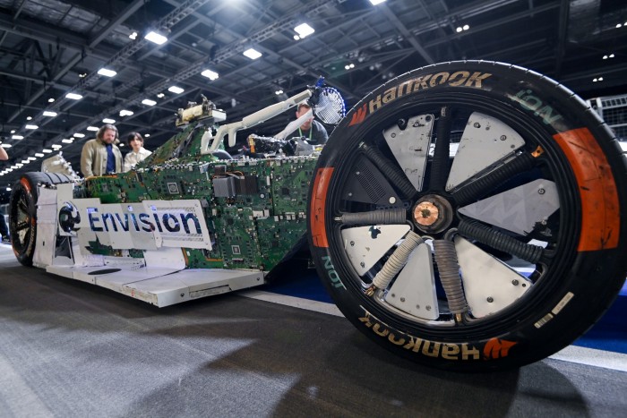 Kukázott iPhone-okból építettek versenyautót 6