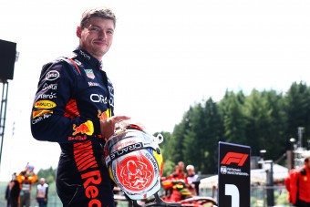F1: Verstappen bevallotta, direkt vezetett lassan