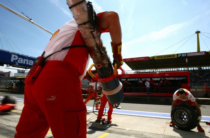 Abszurd: üzemanyag-égetéssel lenne zöldebb az F1 1 | Vezess Abszurd: üzemanyag-égetéssel lenne zöldebb az F1 1