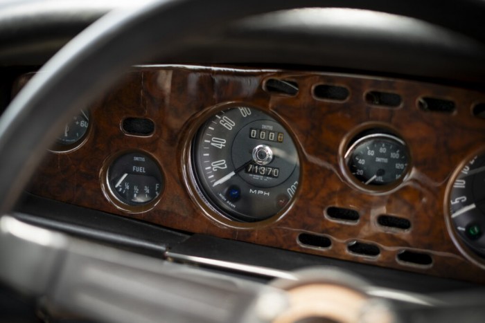 Eladó James Bond autója valódi lángot lövő filmes rakétahajtással 4 | Vezess Eladó James Bond autója valódi lángot lövő filmes rakétahajtással 4