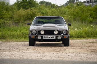 Eladó James Bond autója valódi lángot lövő filmes rakétahajtással